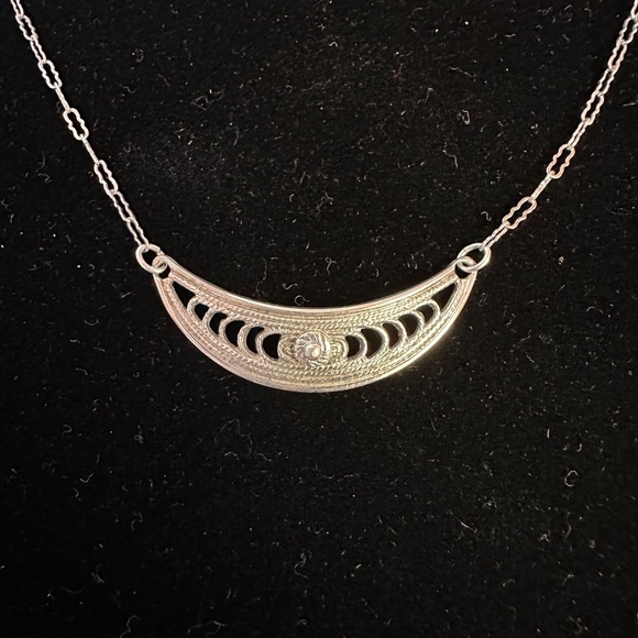 Vintage Filigree Sterling Silver Half Moon necklace with fancy link ornate chain - Picture 5 of 11